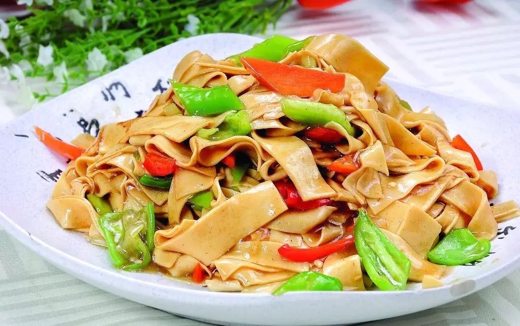 小肠炒干豆腐的做法视频