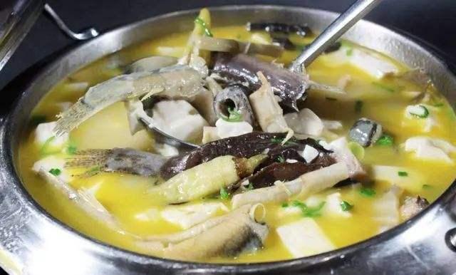 泥鳅豆腐海带汤，滋补养生的一道家常美味