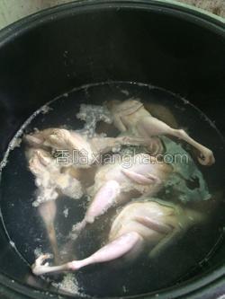 猪脚鹌鹑汤的做法大全