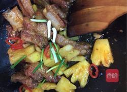 菠萝炒排骨的做法潮汕