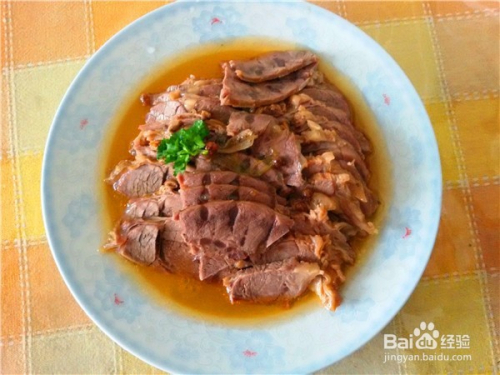 牛肉煮豆腐粥，营养滋补的美食佳选