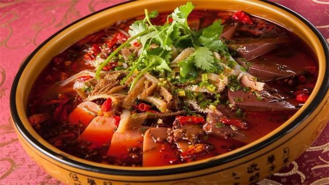 正宗川味毛血旺，麻辣鲜香，唤醒味蕾的美食之旅