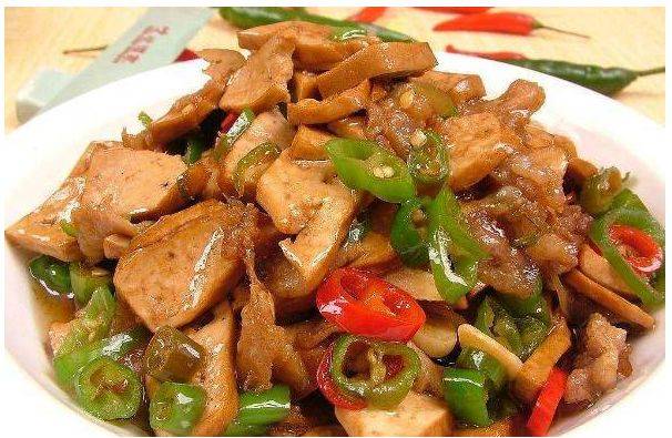 家常美味，干豆腐炒尖椒的独特魅力与烹饪技巧