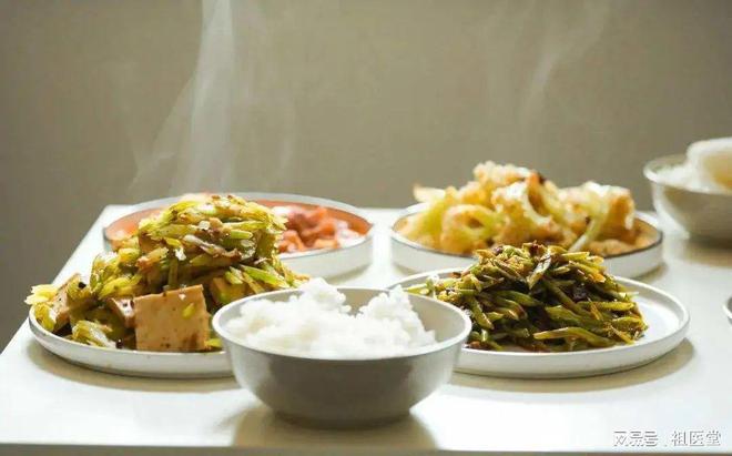 过夜美食的魅力，解锁剩菜剩饭的新境界