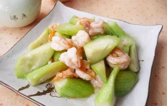 冻豆腐丝瓜虾仁，冬日里的温暖美食