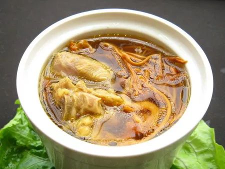 泥鳅牛骨黄豆汤的做法