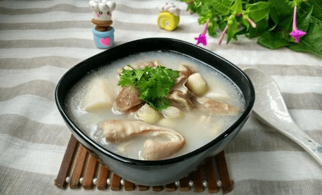 孕妇猪肉煲汤的做法