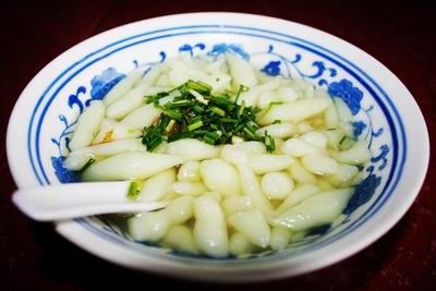 贵州米豆腐煮汤，传统美食的现代魅力