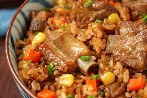 排骨焖饭 酱汁的做法