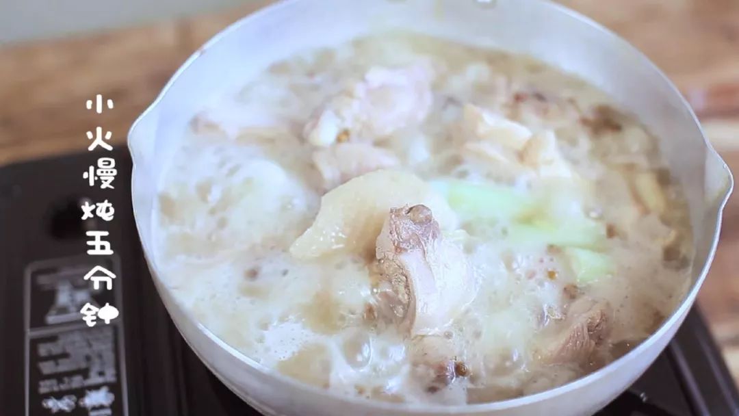 正宗酸菜水煮鱼，酸爽开胃，唤醒你的味蕾