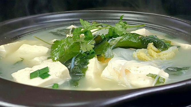 珐琅锅炖豆腐，醇香四溢的家常美味