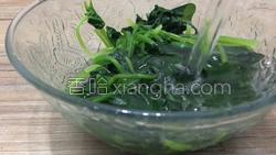 鸡蛋菠菜培根沙拉做法