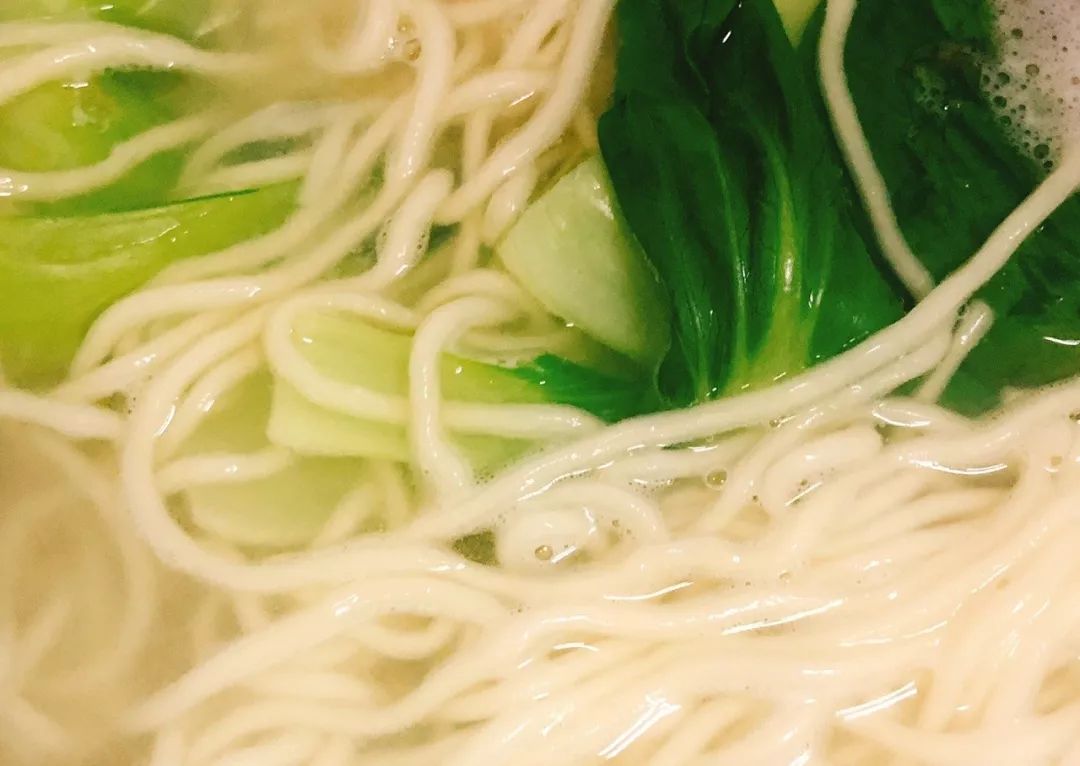 早餐土豆排骨面条的做法