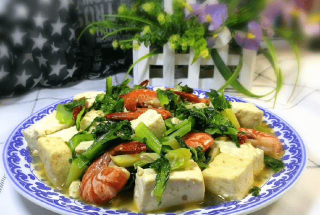 翡翠虾豆腐卷，色泽诱人的美味佳肴