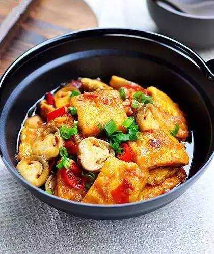 川菜爆炒豆腐，麻辣鲜香，家常美味一学就会