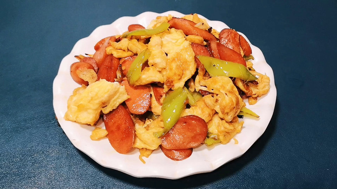 家常美味，姜片炒肉的制作秘诀与保健功效