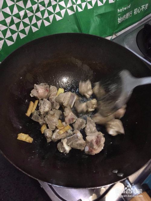 排骨油豆腐菠萝的做法