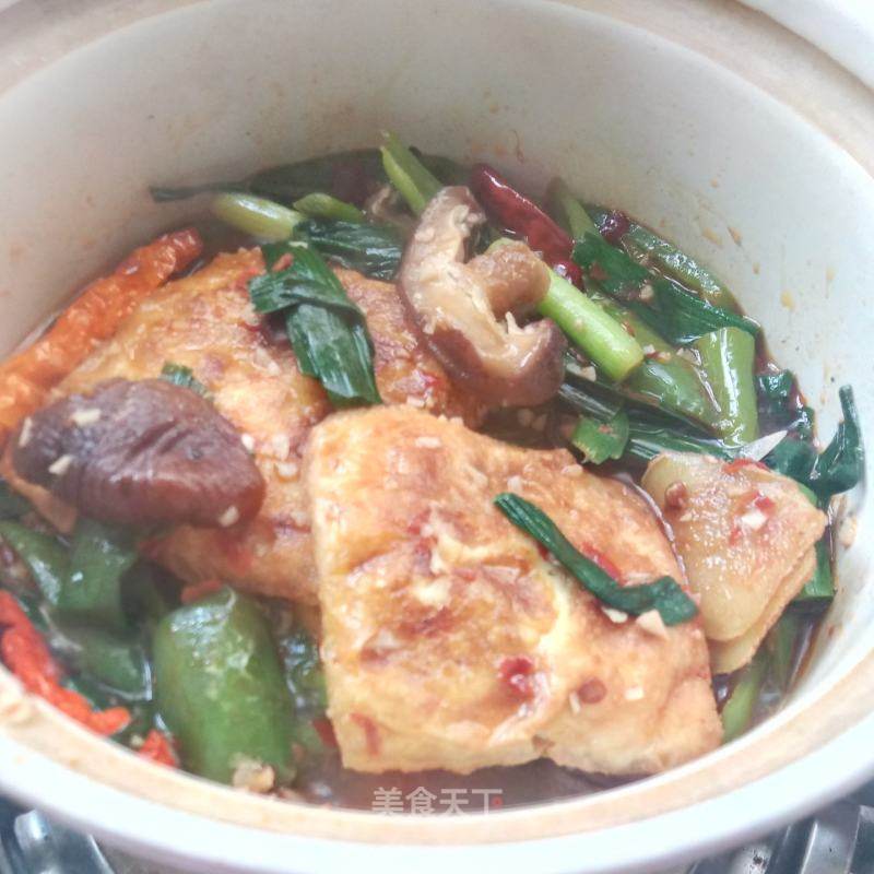 猪肉腌菜豆腐煲，家常美食的温馨邂逅
