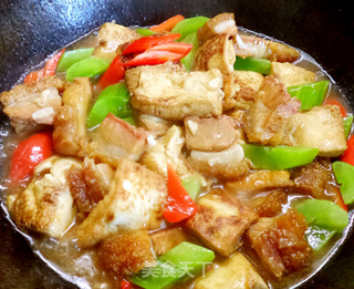 猪肉腌菜豆腐煲，家常美食的温馨邂逅
