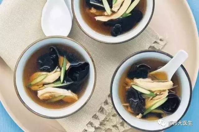 豆腐皮青菜木耳汤，一道简单的家常养生美食