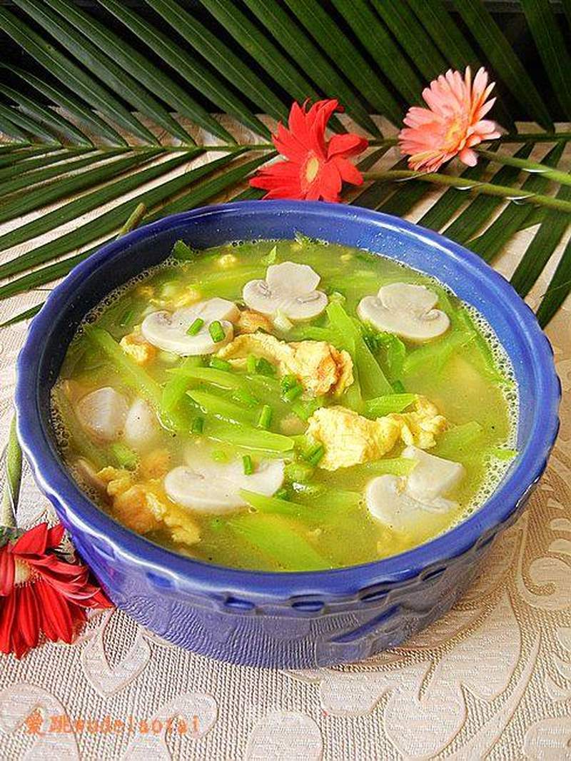 枞树菇汤的做法