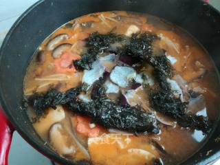 家常豆腐蘑菇肉汤，暖身养颜的美食佳品