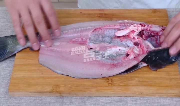 腌制清江鱼烤鱼的做法
