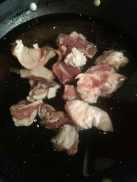 羊肉和榴莲炖汤的做法