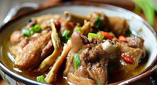 蒜爆牛肉，香气四溢的家常美食，轻松学会！