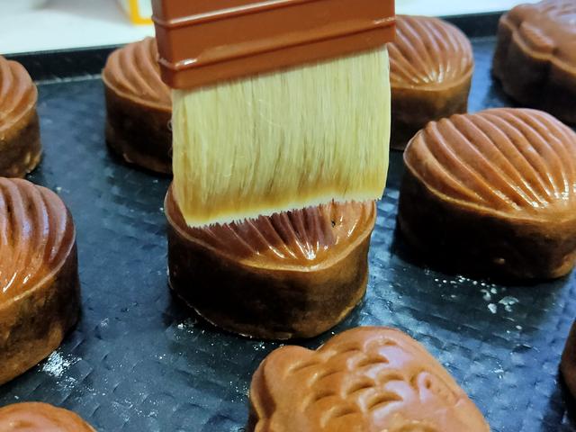 黑糖月饼，传统与创新交织的美味佳肴