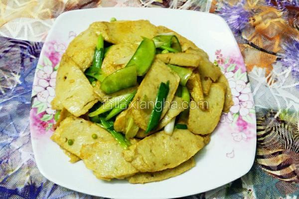 鱼饼炒青椒的做法