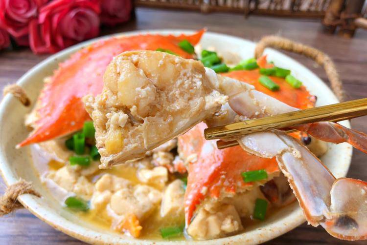 咖喱蟹煲豆腐，海鲜与豆制品的鲜美邂逅