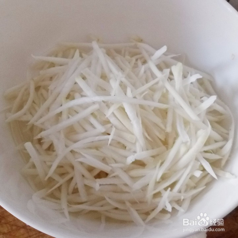 家常美味，炒芥菜丝咸菜的制作秘诀与保健功效