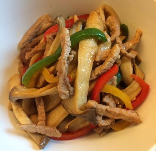 麻辣豆腐与手撕豆腐皮，家常美食的双重魅力
