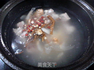 枸杞芡实排骨汤的做法