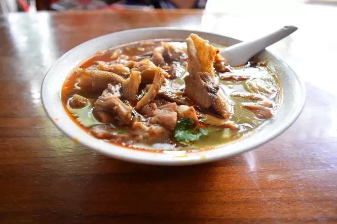 蘑菇肉丝炖豆腐，滋养身心的一碗家常美食