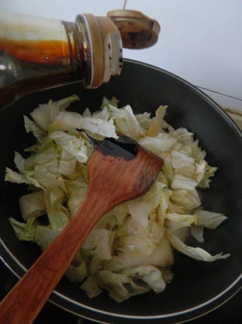 家常美味，咸菜豆腐香菇汤的制作秘诀与养生功效