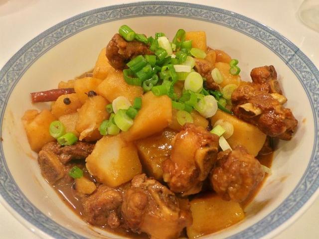 土豆焖酸梅排骨的做法窍门