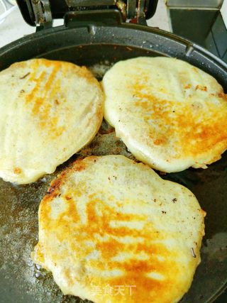 家常美食新尝试——牛肉洋葱馅儿饼的制作详解