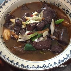 鸡肉炖豆腐猪血，滋养身心的一道家常美食