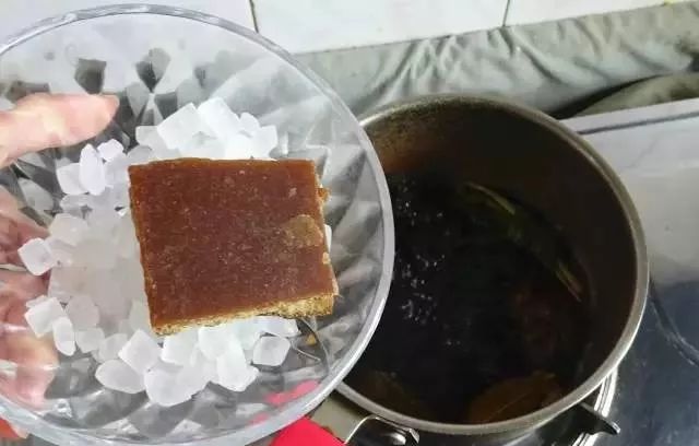 雨滴中的美味秘密，雨水豆腐制作全过程解析