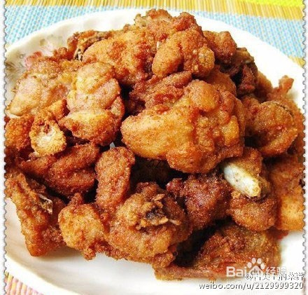 家庭自制美味炸鸡块，香气扑鼻，口感酥脆