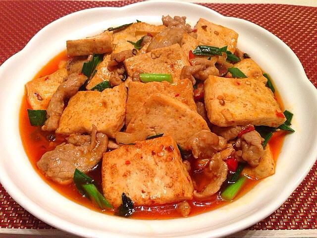 家常美味，盐菜油炒豆腐的制作秘诀与营养解析