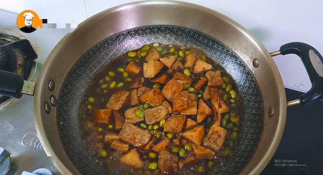苋菜黑臭豆腐，一道家常美食的独特魅力