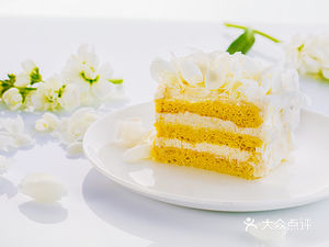 豆腐切块蛋糕，创意美食新体验，健康美味一举两得