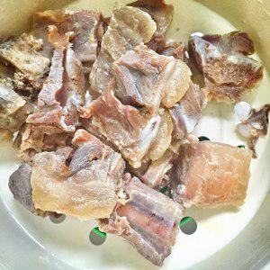 肉圆子排骨火锅的做法