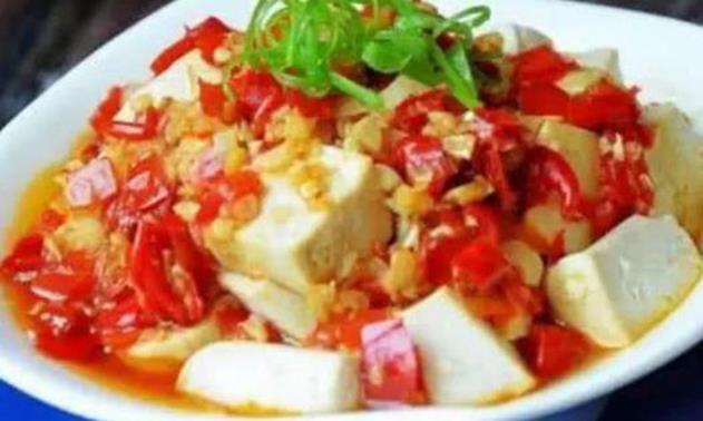 蒜蓉鱼茸蒸豆腐，鲜美口感与营养满分的家常菜