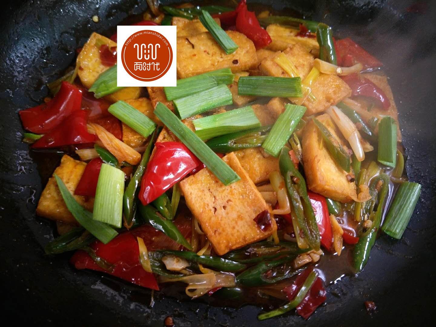 煎豆腐炒蒜苗的做法大全