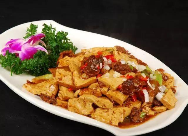 家常美味，大葱炒炸豆腐的独到魅力