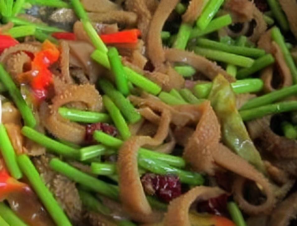 蒜苗炒豆腐，家常美味，营养健康一锅出